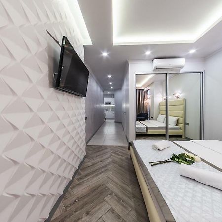 Gagarin Studio Apartment Odesa Exterior foto