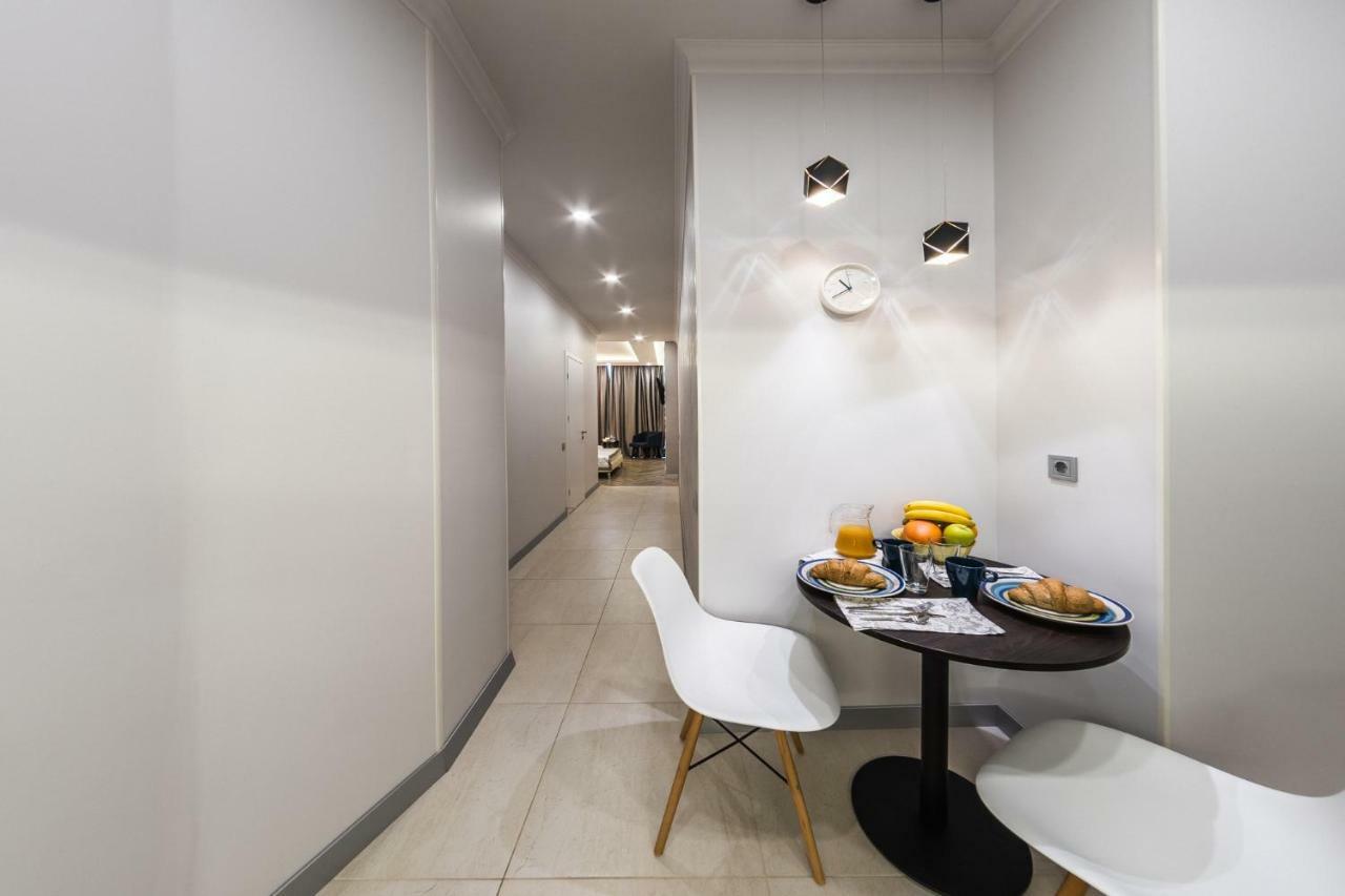 Gagarin Studio Apartment Odesa Exterior foto