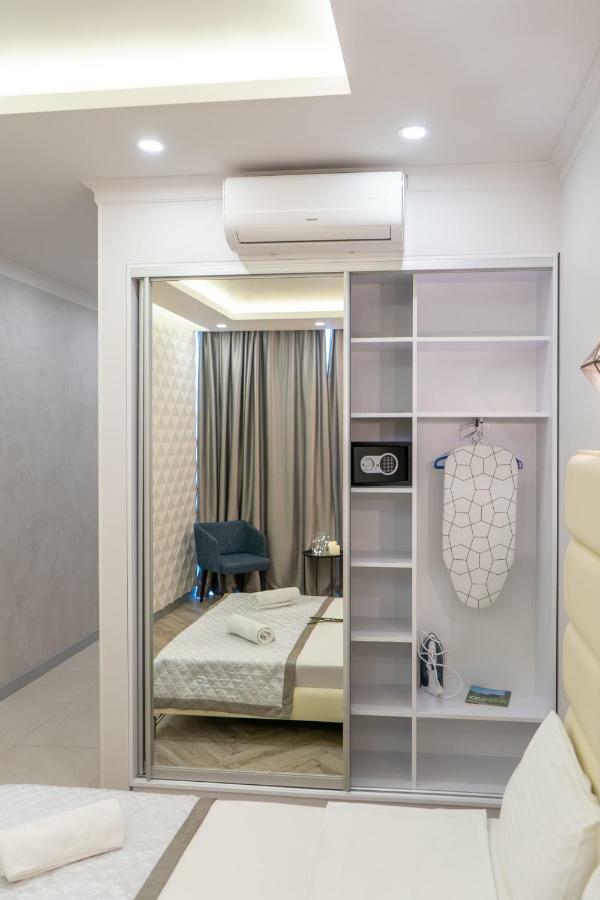 Gagarin Studio Apartment Odesa Exterior foto